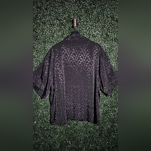 Stylish Black Lace Men's Casual Shirt - Picture 3 of 4